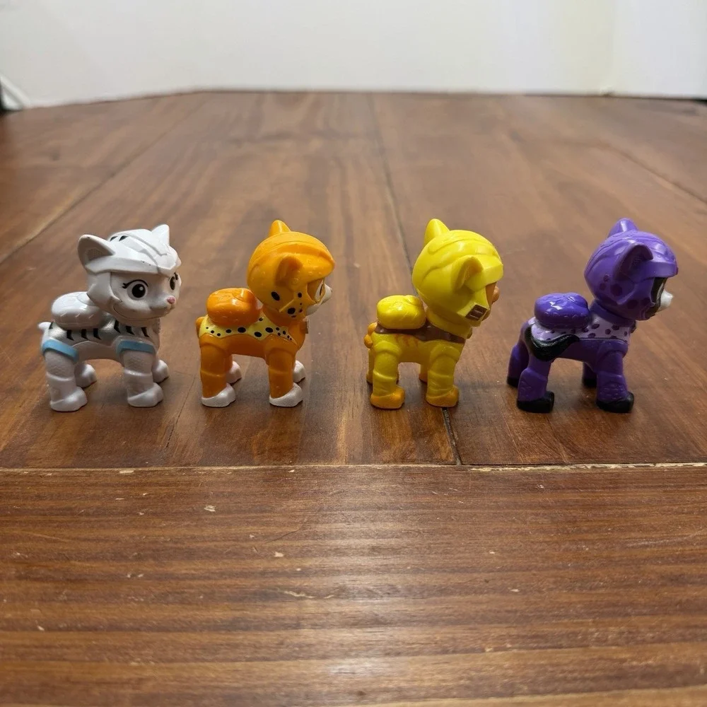 PAW PATROL CAT PACK  Action Figures Set  Rory, Shade, Leo & Wildcat